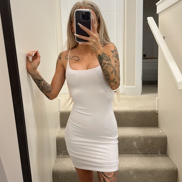 Fashion nova white mini dress - Picture 2 of 3